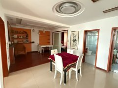 69.8万成山嘉园10楼151平三室精装带两个车位