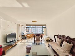 72.8万曙光三楼边户143平精装三室可拎包