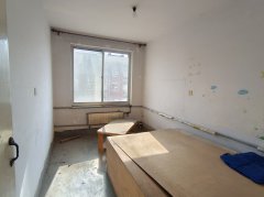 14.8万 黎明中区4楼 可做3居室带地下室 证件齐全