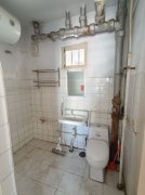 14.8万 黎明中区4楼 可做3居室带地下室 证件齐全