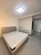 高阳小区，电梯17楼，131平精装修未住