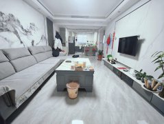 CF书香世家精装修一楼（楼前有小院）110平