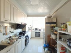 高阳小区步梯5楼不是顶146平三室两卫精装