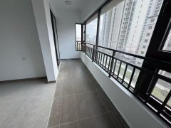 中骏世界城5楼106平65.8万双卫