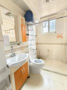 市中心 得润居电梯房10楼边户 三室两厅精装修送车库支持贷款