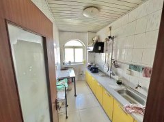 国泰小区06年半框架5楼76平两室拎包入住