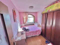 国泰小区06年半框架5楼76平两室拎包入住