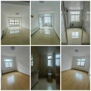 可上蜊江中小 姜郡府电梯5楼带阁楼 简装 4室2卫 证件齐全