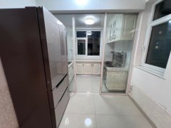 出租荣安小区，13楼，边户，精装，家具家电都是，1200