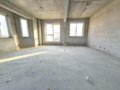 CF缔景城小区框架三楼129平带地下室三室毛坯房仅售52.8