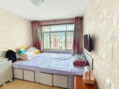 黎明中区好位置5楼 精装修地暖 两室一厅带家具家电 送地下室