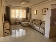 倾城苑4楼104平方精装修54.8万