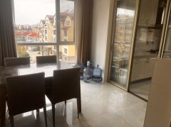 倾城苑4楼104平方精装修54.8万