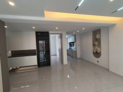 富润苑二楼93.7平三室现代品牌精装带储藏室59.8万急售