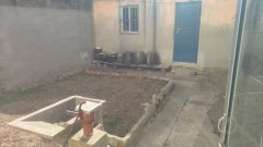 青山南区一楼带院，61平，两室向阳