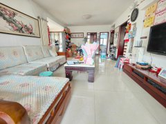 3960每平！2007年得润居4楼141平 车库25平无对门