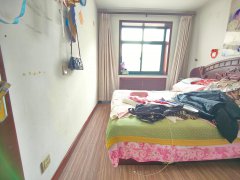 3960每平！2007年得润居4楼141平 车库25平无对门