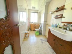 便宜! 刘家小区~大润发东 126平 3室2卫 精装 有车库