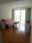 出租自在香滨南北通透一居1200元。