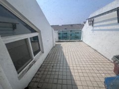 成山奥苑带露台五楼加阁楼，176平加阁楼，精装，带地下室