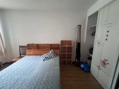 成山奥苑，一楼，89平，带地下室，精装，南客厅，卫生间有窗