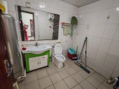 鑫水华庭小区框架5楼97.92平南厅两室精装31.8万