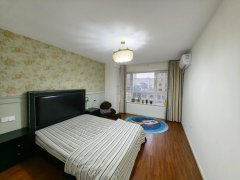 豪华装修 带超大露台 金悦华府电梯 108+108平 2卫 