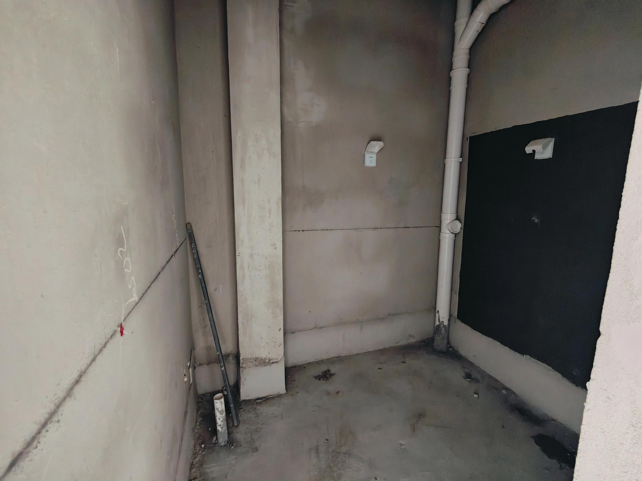 书香世家 前排无遮挡1楼119平 带大院100 南厅2卫 s 书香世家 前排无遮挡1楼119平 带大院100 南厅2卫 s