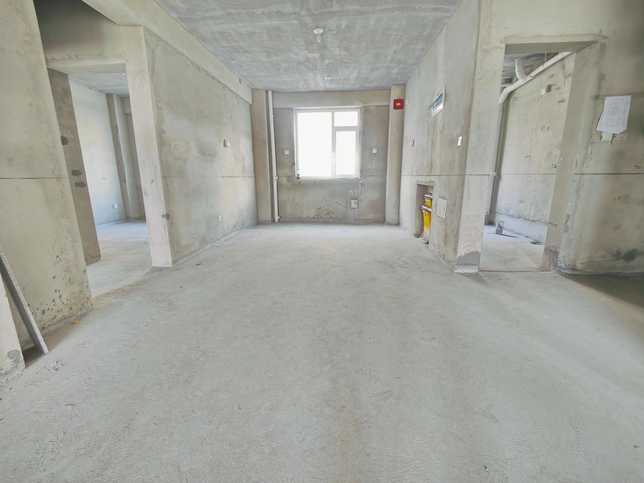 书香世家 前排无遮挡1楼119平 带大院100 南厅2卫 s 书香世家 前排无遮挡1楼119平 带大院100 南厅2卫 s