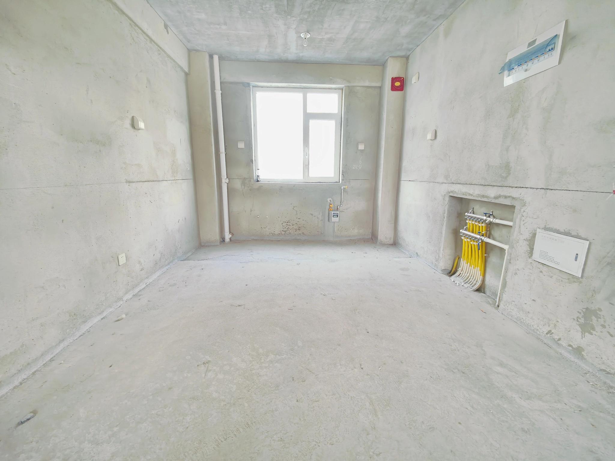 书香世家 前排无遮挡1楼119平 带大院100 南厅2卫 s 书香世家 前排无遮挡1楼119平 带大院100 南厅2卫 s