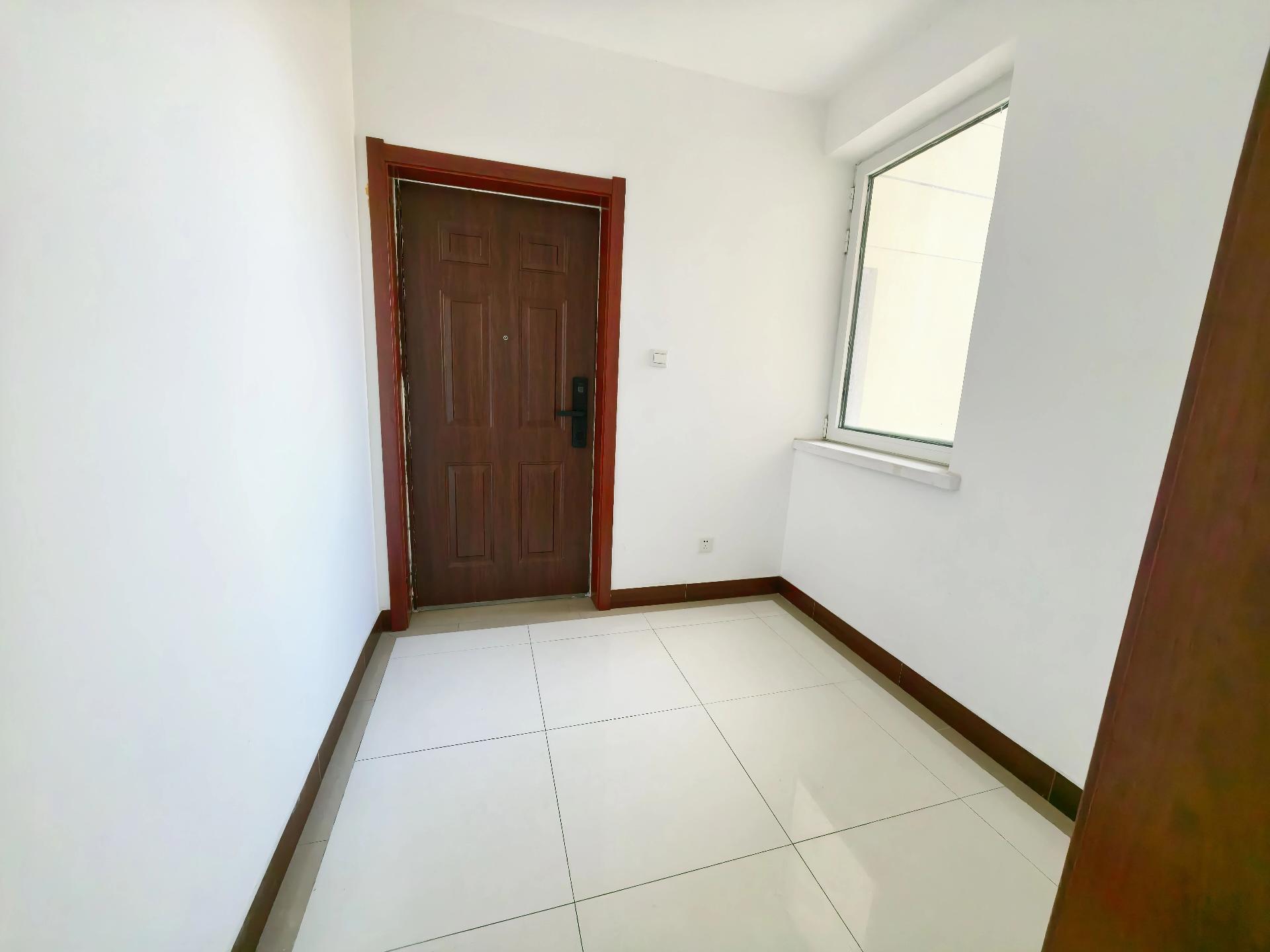 九龙商圈 自在香滨电梯 9楼 2室 93平 精装 南北通透 九龙商圈 自在香滨电梯 9楼 2室 93平 精装 南北通透