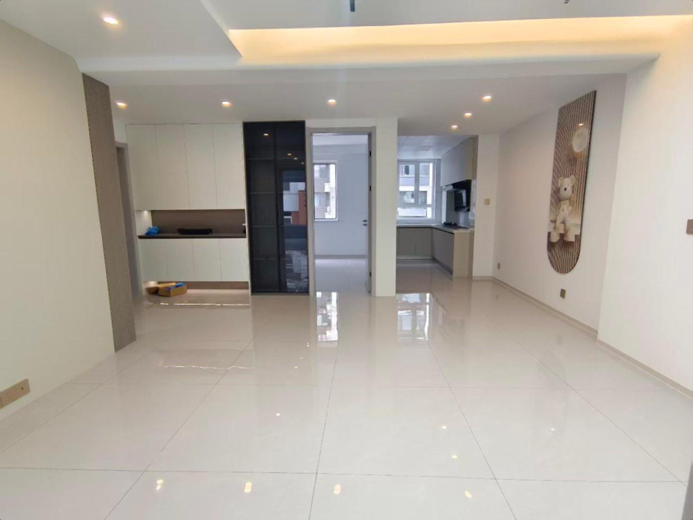 现代精装婚房未住 三环富润苑2楼 93平 3居室 带地下室 现代精装婚房未住 三环富润苑2楼 93平 3居室 带地下室