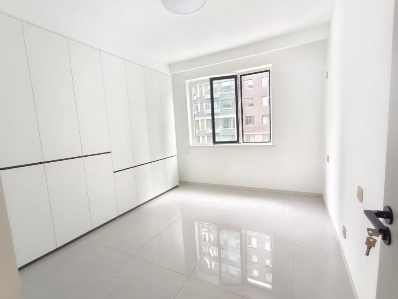 现代精装婚房未住 三环富润苑2楼 93平 3居室 带地下室 现代精装婚房未住 三环富润苑2楼 93平 3居室 带地下室