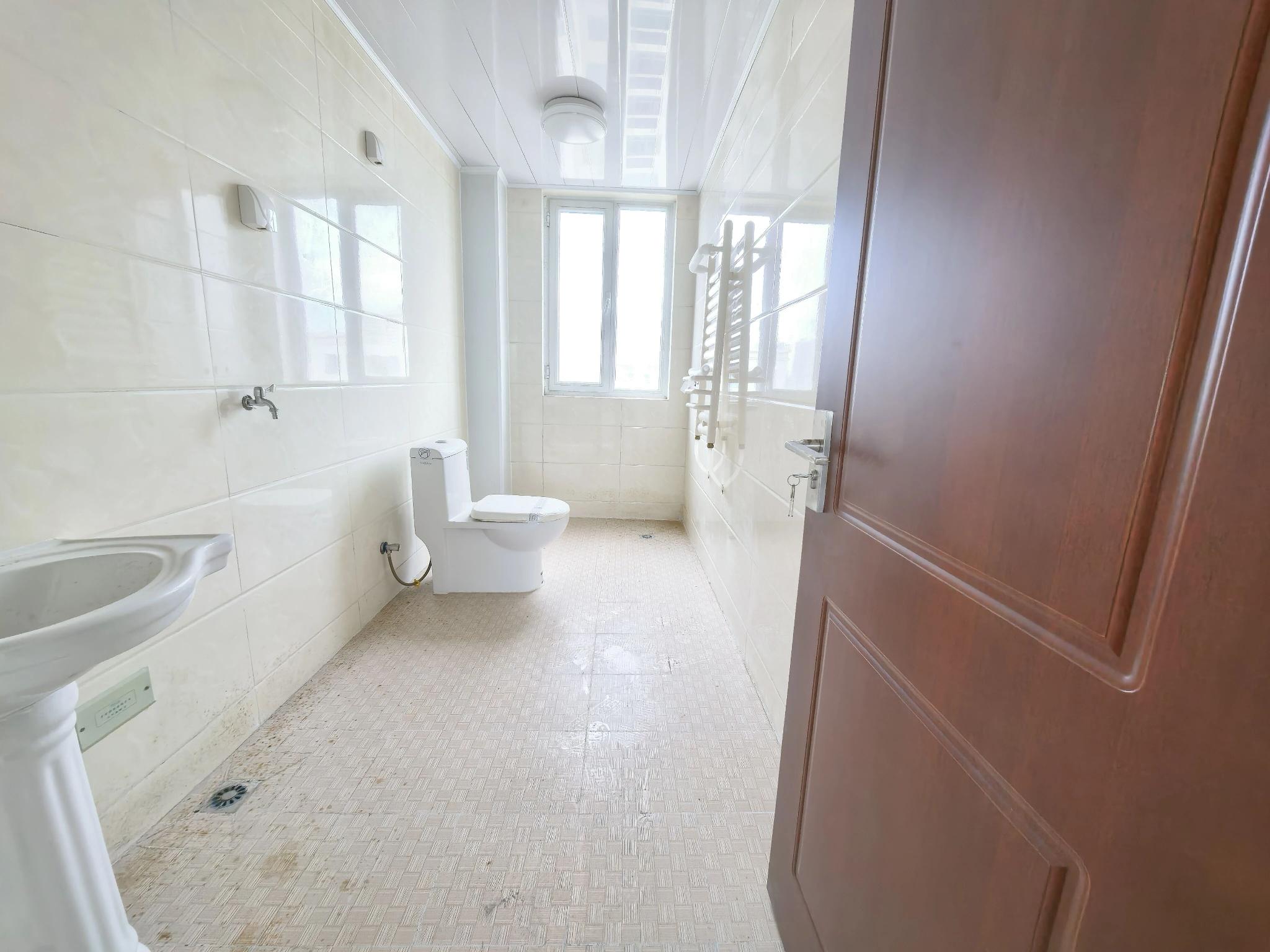 新庄北区 电梯前排无遮挡 125平 仅49.8万 南厅 证全 新庄北区 电梯前排无遮挡 125平 仅49.8万 南厅 证全