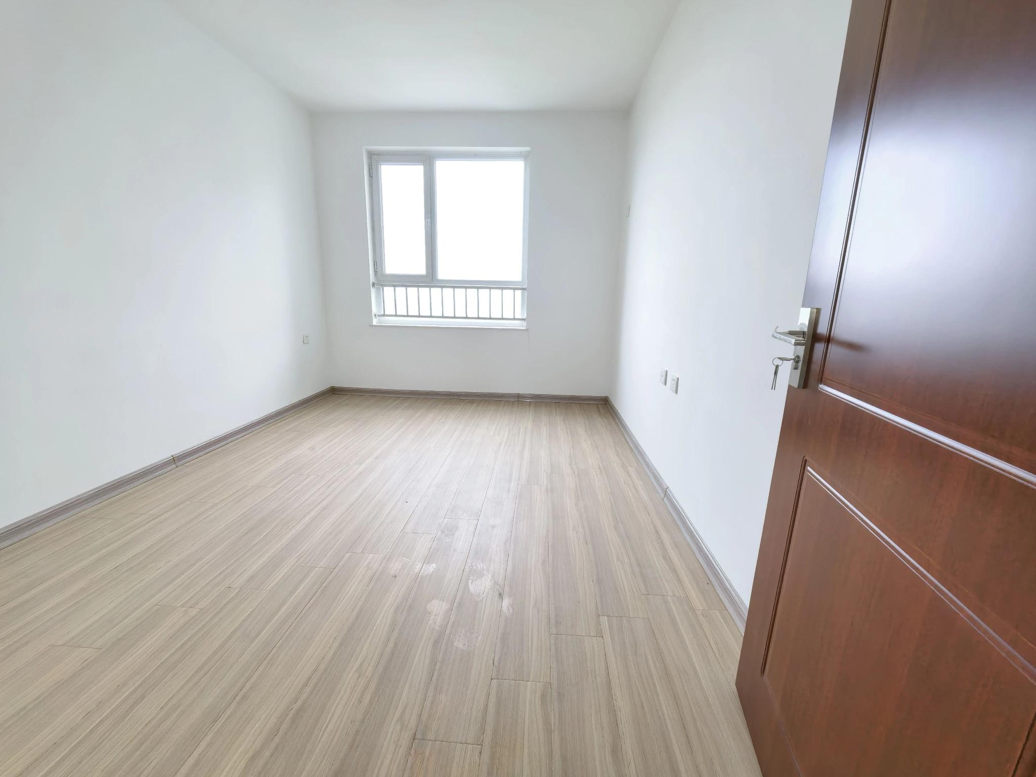 新庄北区 电梯前排无遮挡 125平 仅49.8万 南厅 证全 新庄北区 电梯前排无遮挡 125平 仅49.8万 南厅 证全