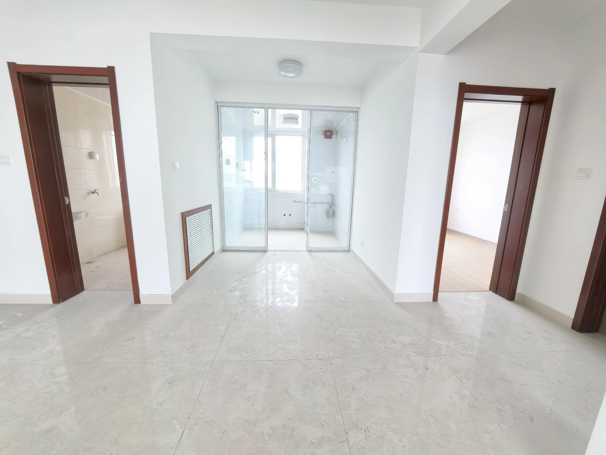 新庄北区 电梯前排无遮挡 125平 仅49.8万 南厅 证全 新庄北区 电梯前排无遮挡 125平 仅49.8万 南厅 证全