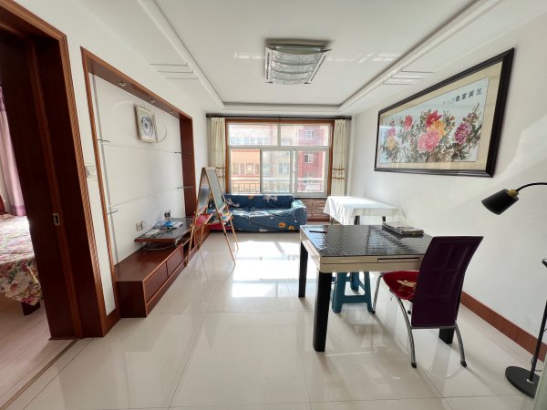 三环南区,84平,三楼,精装,有地下室16平,35.8万 三环南区,84平,三楼,精装,有地下室16平,35.8万