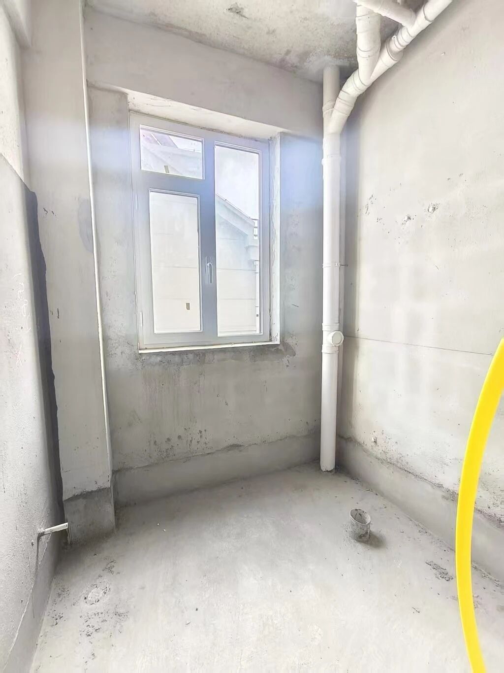 书香世家5楼带阁楼东边户 上下138平四室两卫带地下室可贷款 书香世家5楼带阁楼东边户 上下138平四室两卫带地下室可贷款