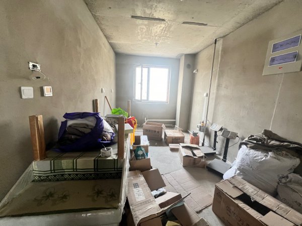 ,鑫水华庭,四楼,132平,三室两厅两卫,毛坯,88 ,鑫水华庭,四楼,132平,三室两厅两卫,毛坯,88