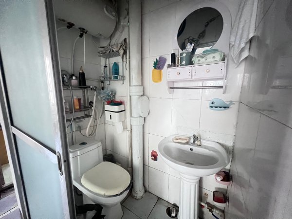 商云小区,二楼,53.4平,带地下室,精装,13.8万 商云小区,二楼,53.4平,带地下室,精装,13.8万