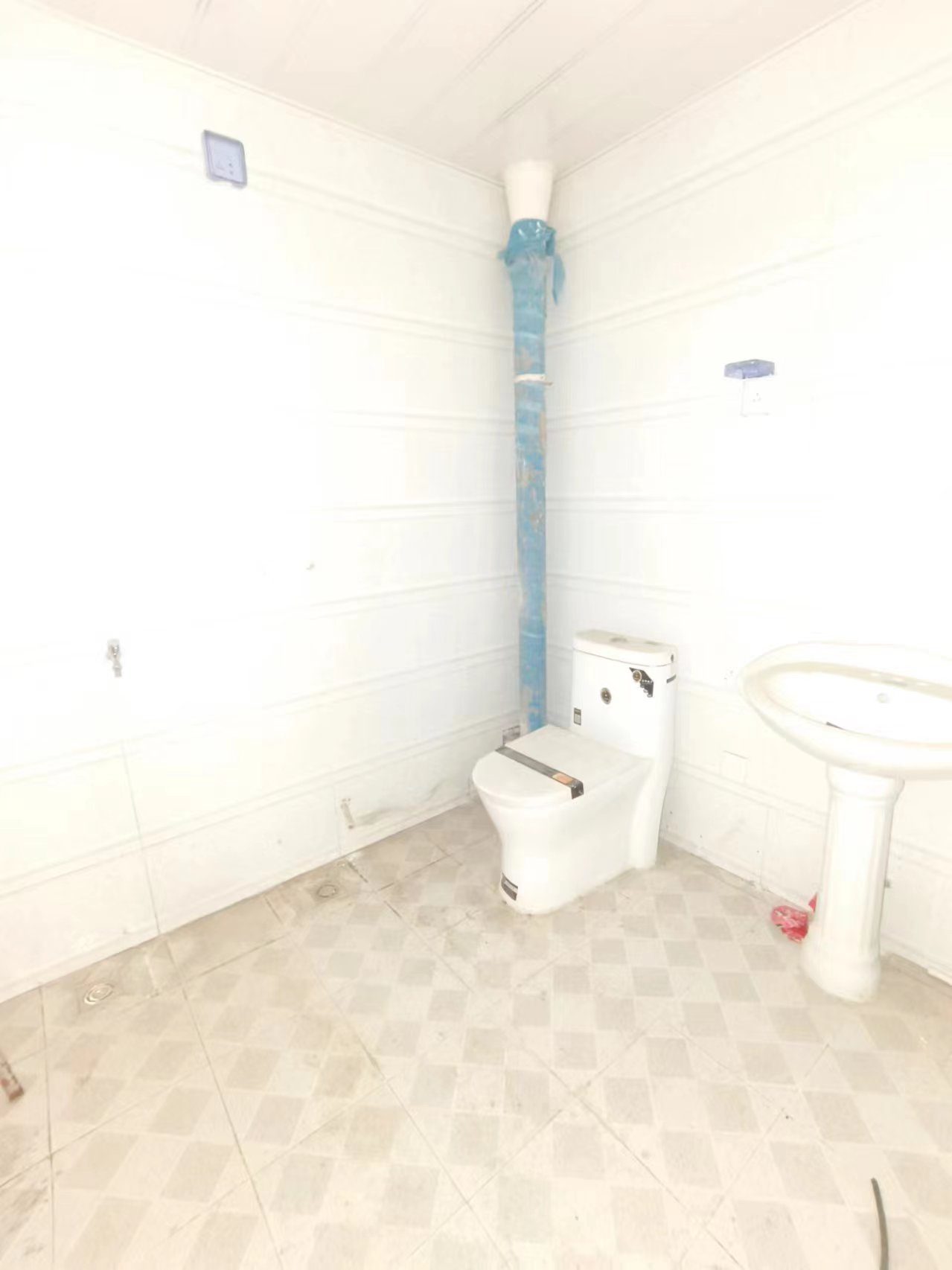 蒲头社区1楼 一梯一户94平 三室一厅简单装修 带地下室 蒲头社区1楼 一梯一户94平 三室一厅简单装修 带地下室