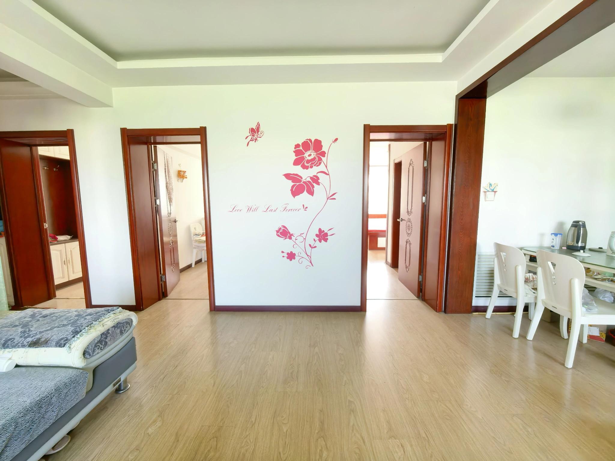 便宜! 刘家小区~大润发东 126平 3室2卫 精装 有车库 便宜! 刘家小区~大润发东 126平 3室2卫 精装 有车库