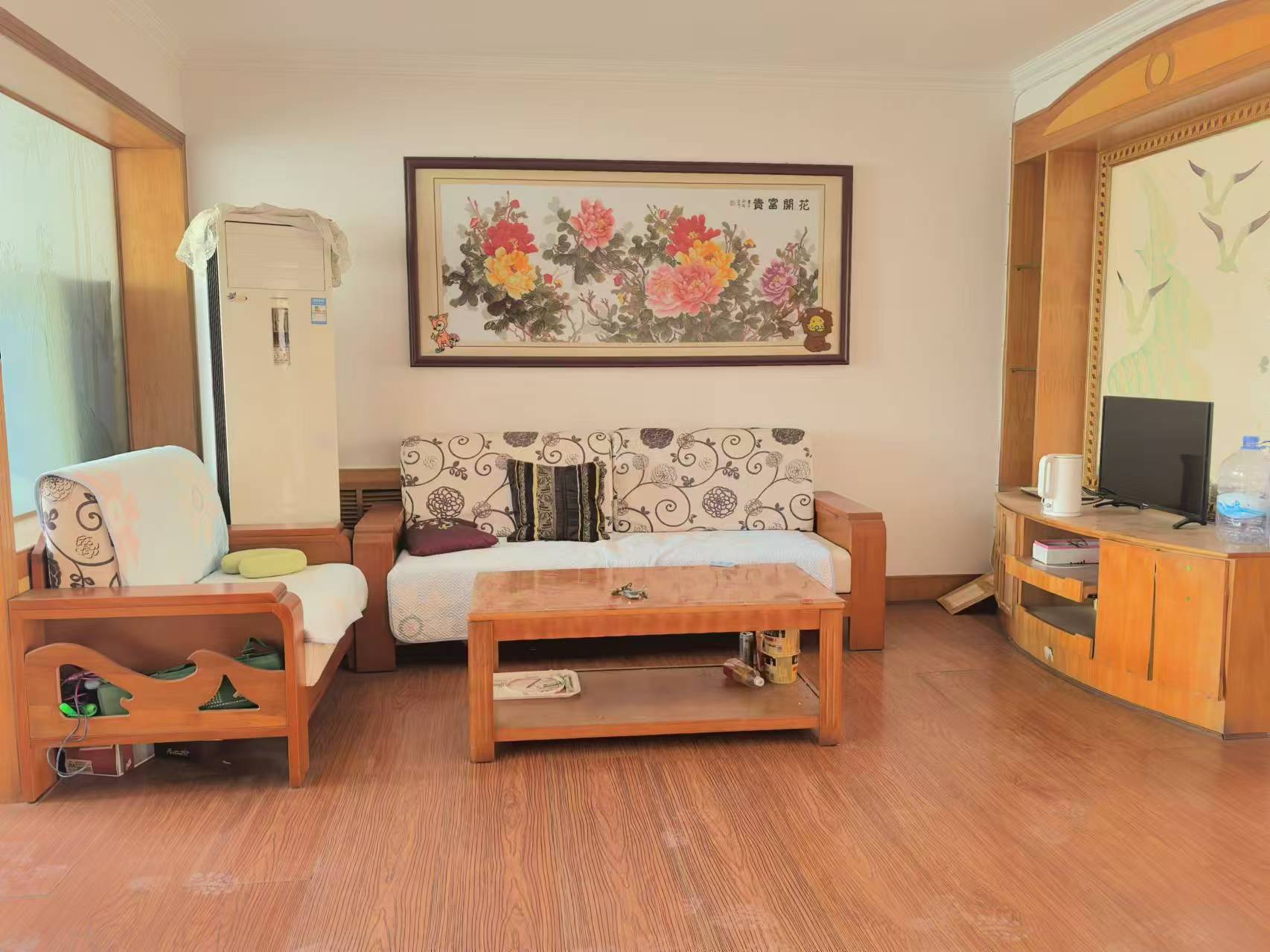 暖气费已交 出租黎明中区2楼103平 精装 3卧室 暖气费已交 出租黎明中区2楼103平 精装 3卧室