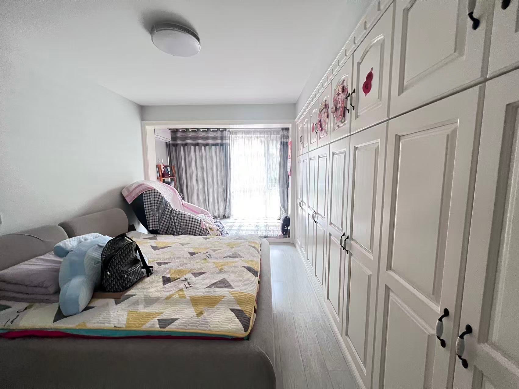 金帝桂都,一楼带院子,150平,带车位,带地下室,精装 金帝桂都,一楼带院子,150平,带车位,带地下室,精装