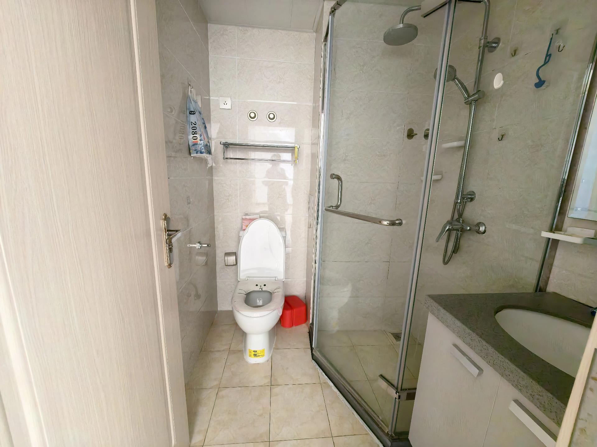 降!自在香滨 电梯 111平 精装 3室 视野好 送家具家电 降!自在香滨 电梯 111平 精装 3室 视野好 送家具家电