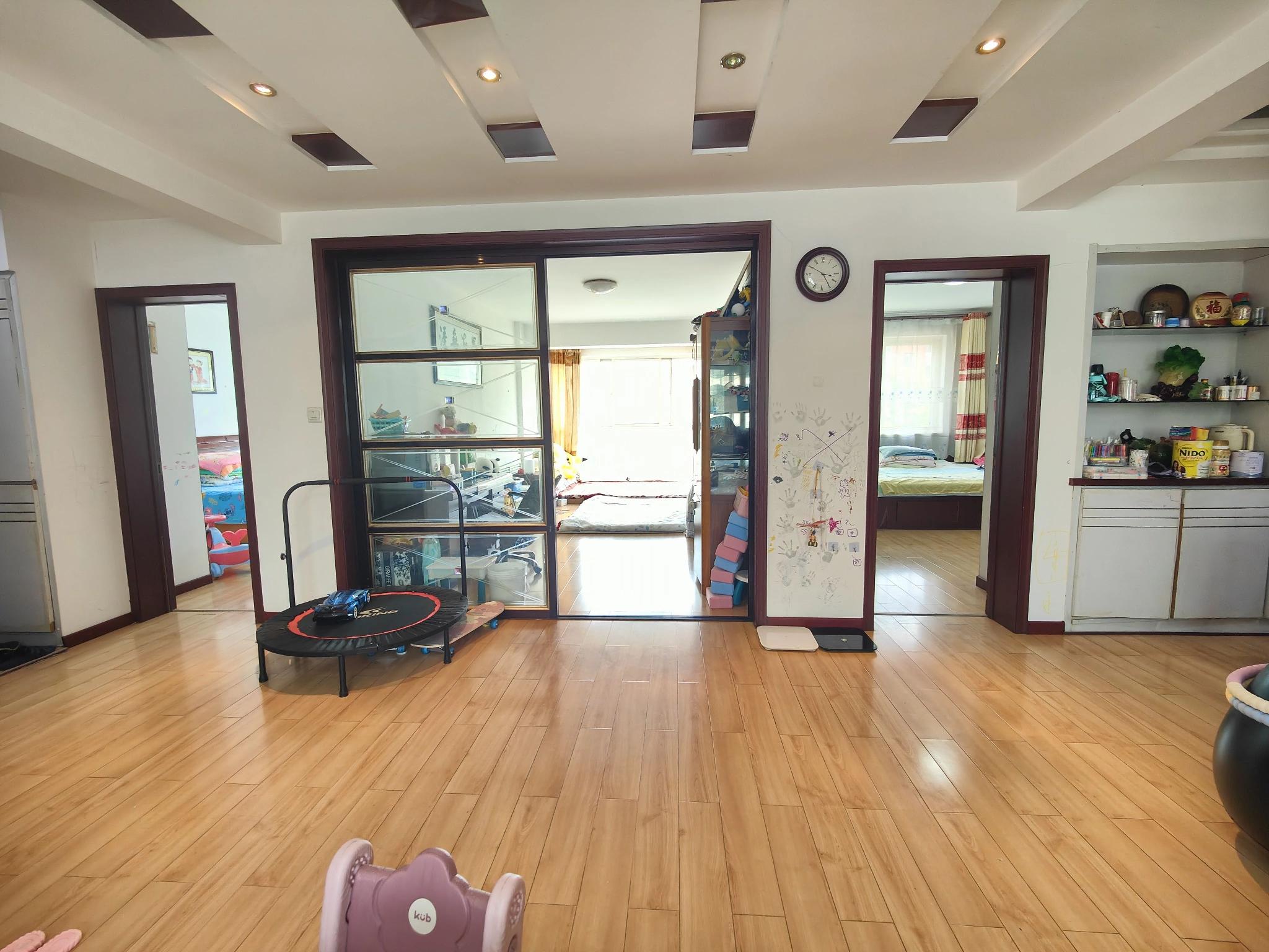 成山奥苑框架1楼128平 仅63.8万精装 3阳卧 卫带窗 成山奥苑框架1楼128平 仅63.8万精装 3阳卧 卫带窗