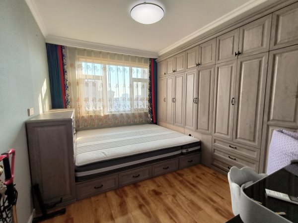 荣安小区17楼125平三室豪装带储藏室送露台60万急售捡漏 荣安小区17楼125平三室豪装带储藏室送露台60万急售捡漏