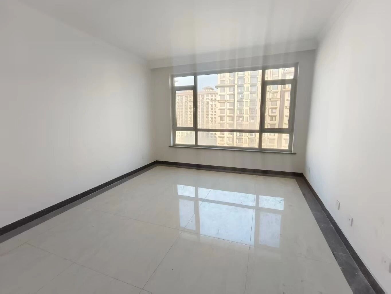 品质小区清华园好位置13楼三室两厅两卫带地下室带车库支持贷款 品质小区清华园好位置13楼三室两厅两卫带地下室带车库支持贷款