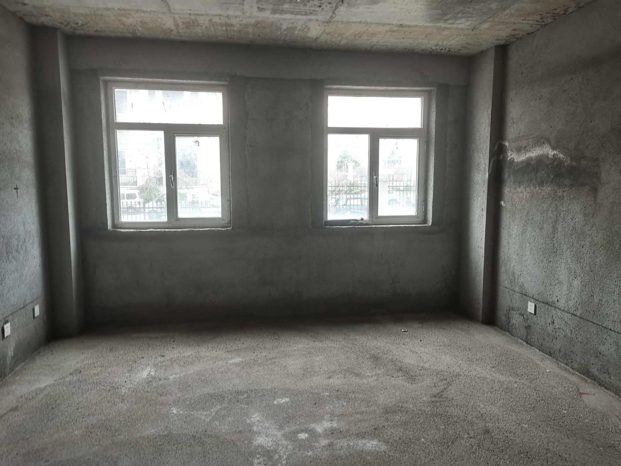 成山锦苑1楼 110平仅售69.8万 3卧室 南北通透毛坯 成山锦苑1楼 110平仅售69.8万 3卧室 南北通透毛坯