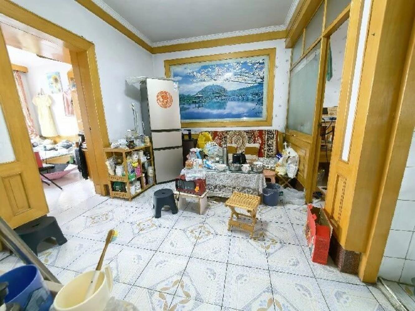 18.8万 城西山庄3楼 64平 3室 证全 楼下停车方便 18.8万 城西山庄3楼 64平 3室 证全 楼下停车方便